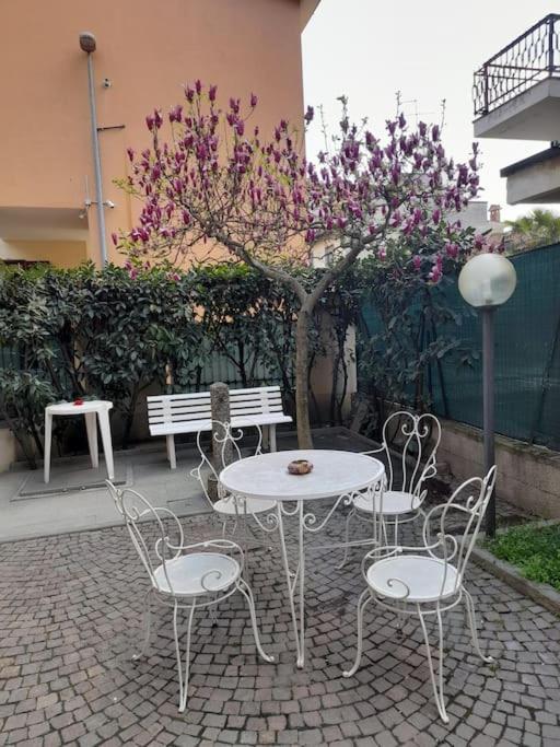 Casa Magnolia, Tranquilla E Centrale Apartment Nichelino Luaran gambar