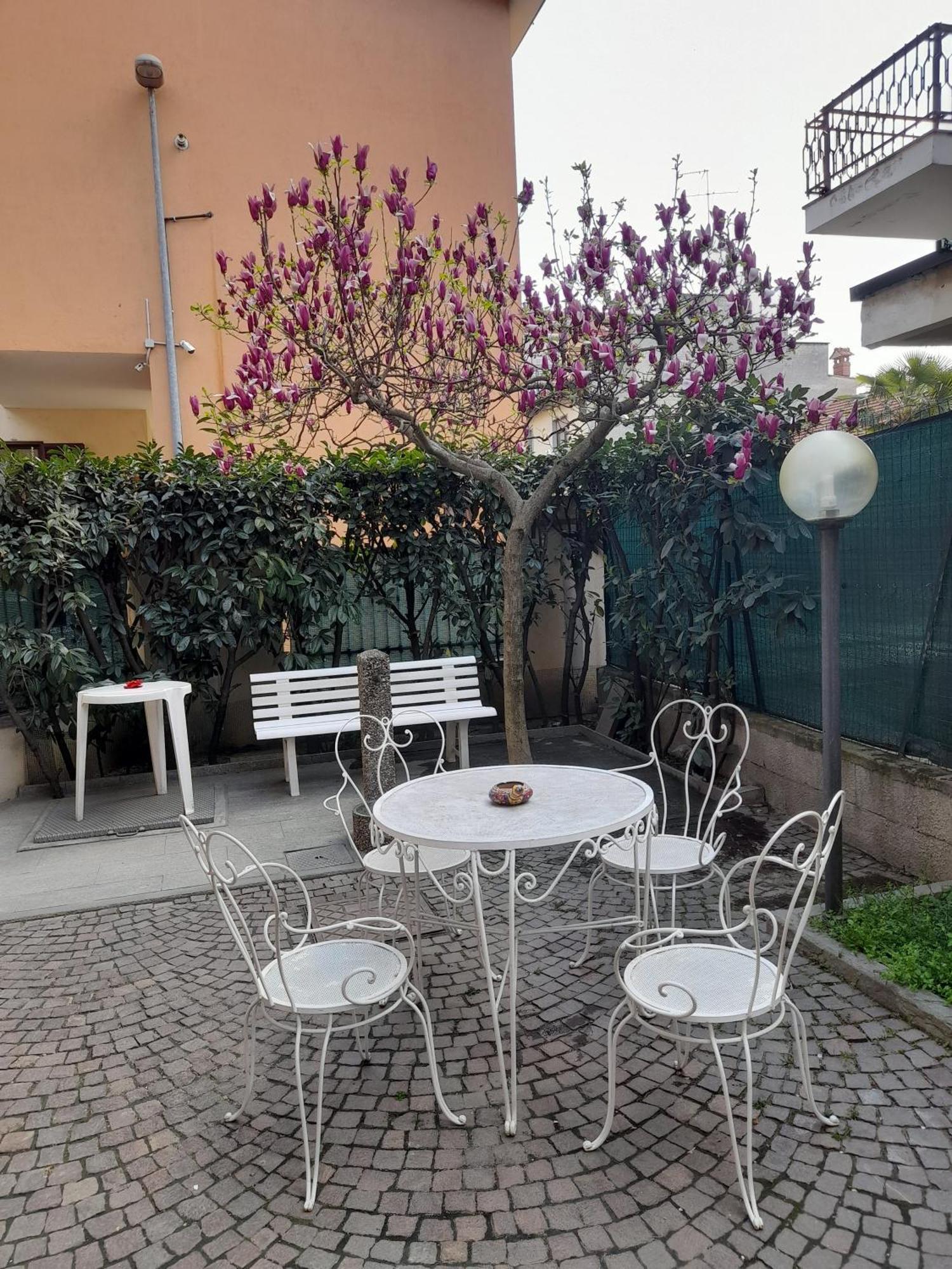 Casa Magnolia, Tranquilla E Centrale Apartment Nichelino Luaran gambar